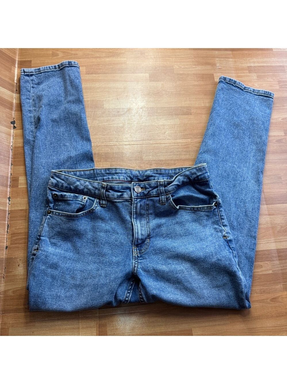 IZOD men's light wash straight fit jeans size 32x28